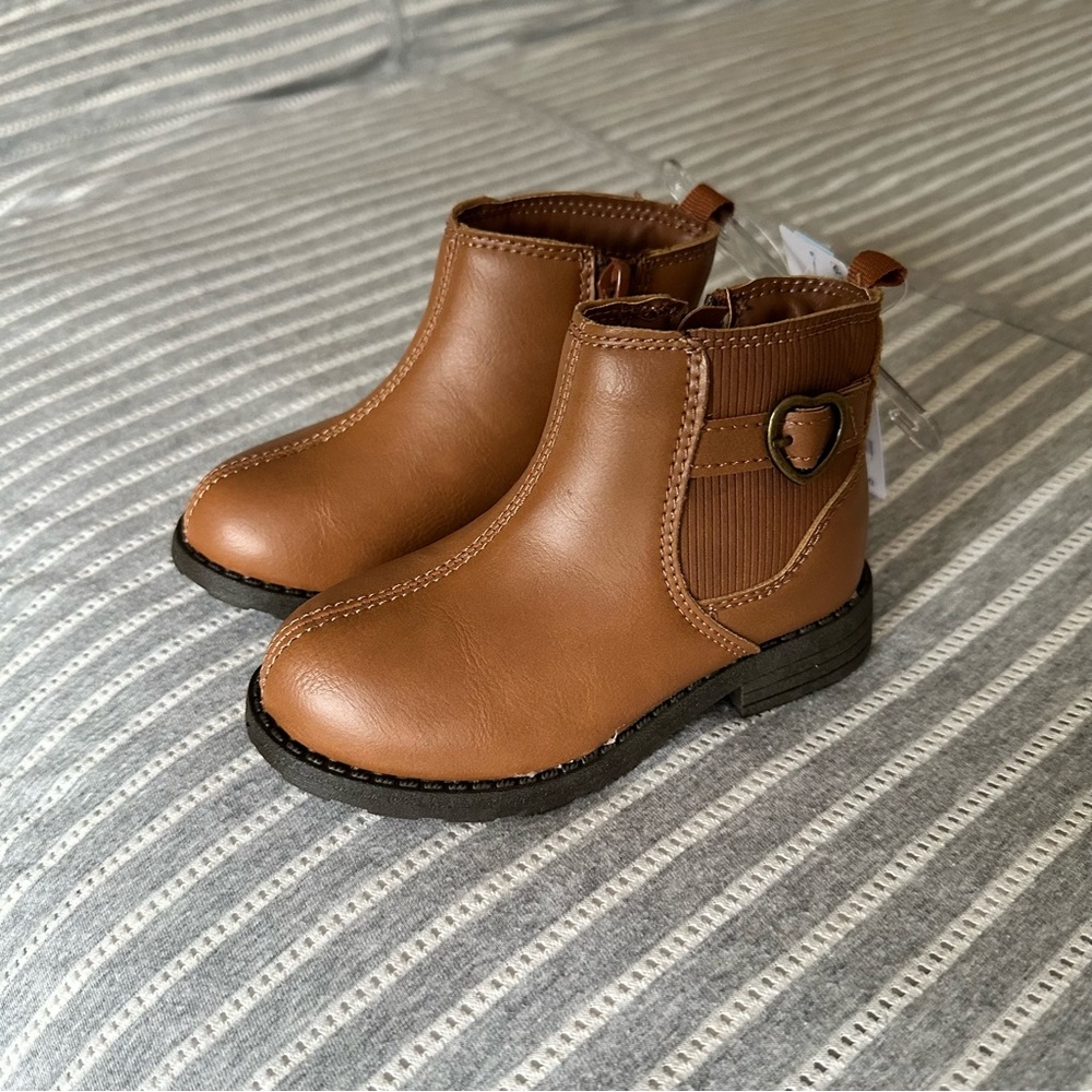 Carter's Toddler Tan Chelsea Boot- Sz 7- NWT